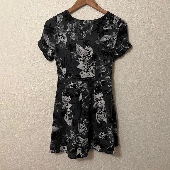 Free people gray plant print tie front minidress/ tunic🌿 - Picture 4 of 4